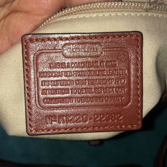 Coach Willis cognac color leather with gold hardware - Picture 9 of 13